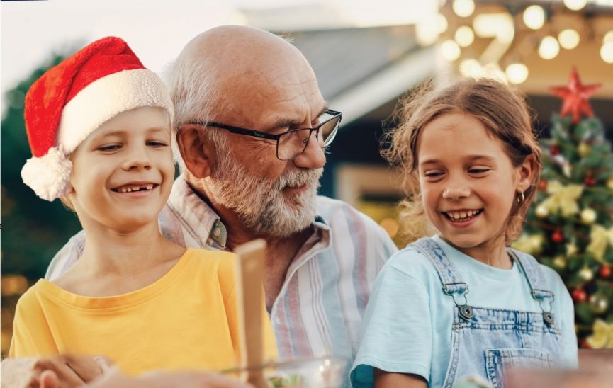 Grandad_enjoying_Christmas_with_Grandkids